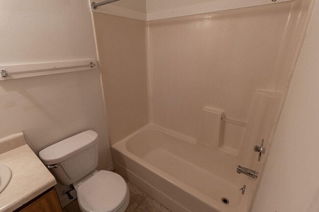Building Photo - 280 Apple Tree Ct
