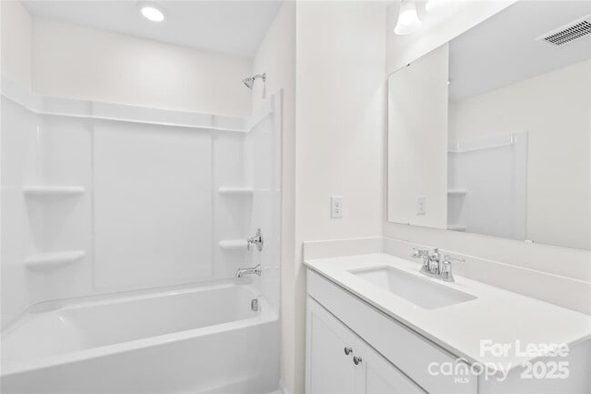 Building Photo - 2744 Yeager Dr NW