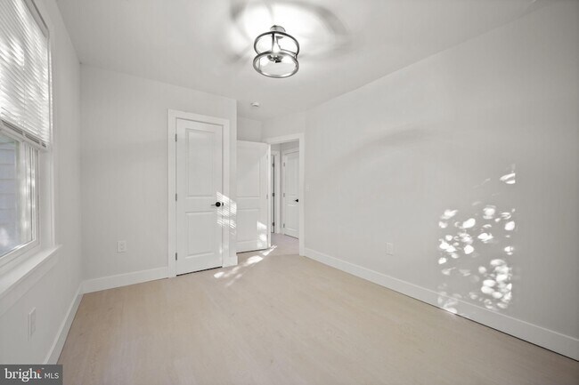 Building Photo - 821 S Woodlynn Rd
