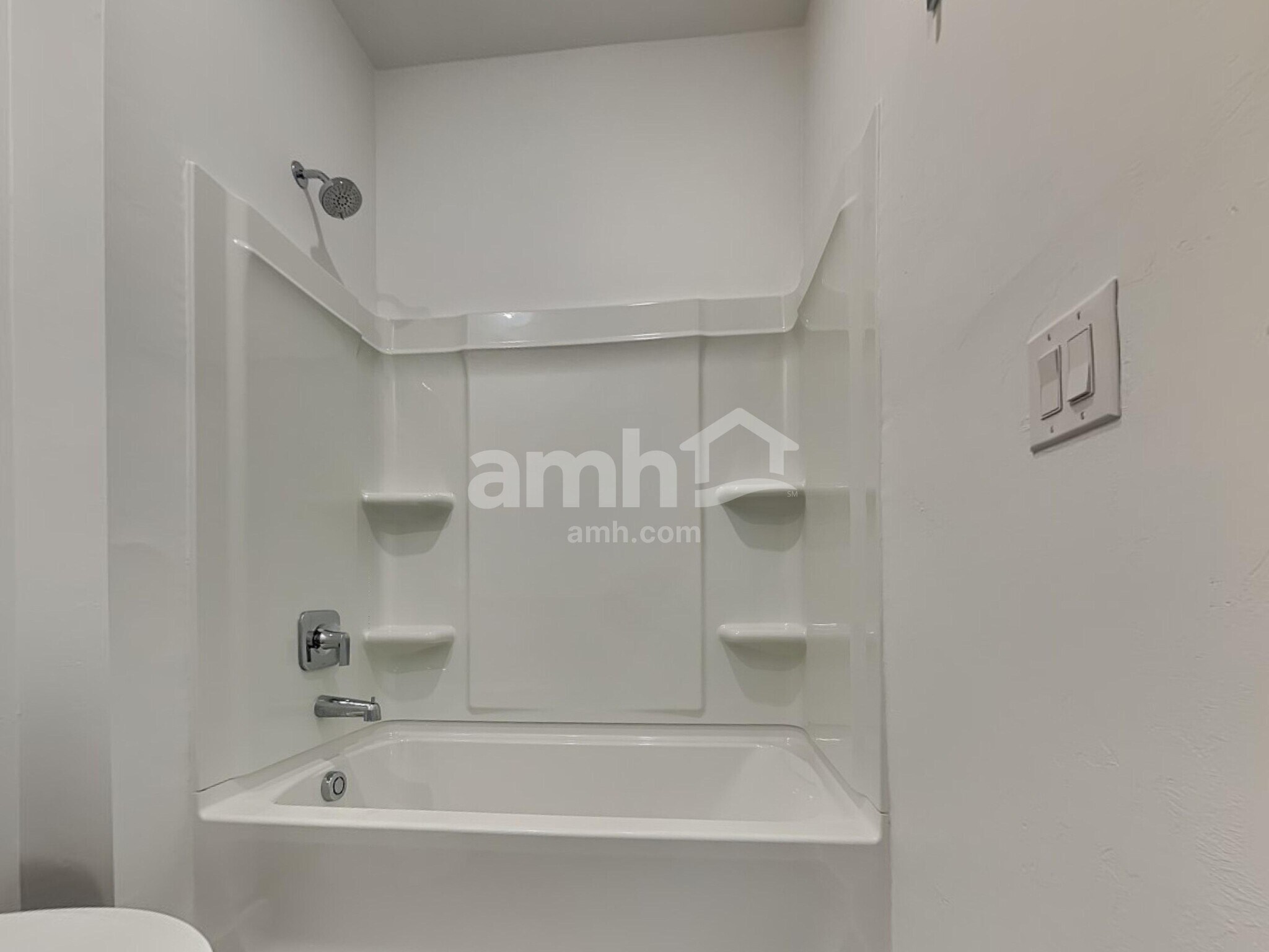 Building Photo - 14155 N Luckett Rd