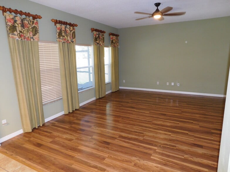 Building Photo - 2320 Darlin Cir
