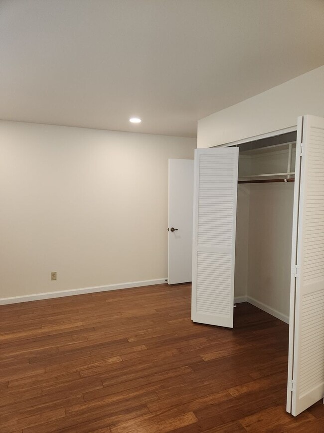 Building Photo - Lovely Home in Oakmont 55+ community