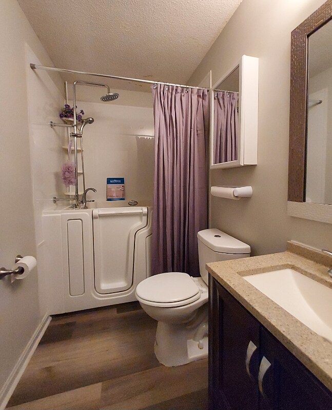 Building Photo - 126 Foxwood Cir