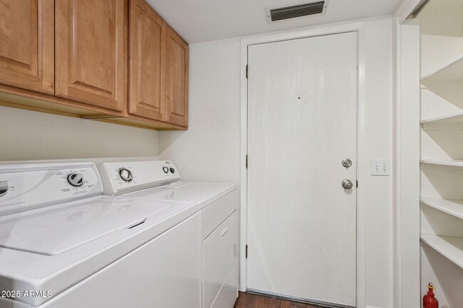 Building Photo - 10420 N 11th Pl