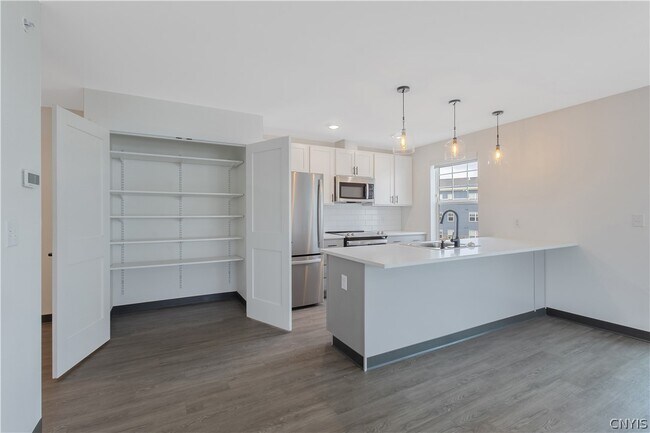 Building Photo - 16 Loso Dr