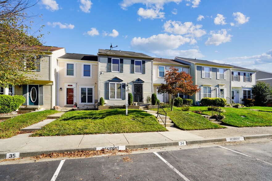 Building Photo - 8151 Turn Loop Rd