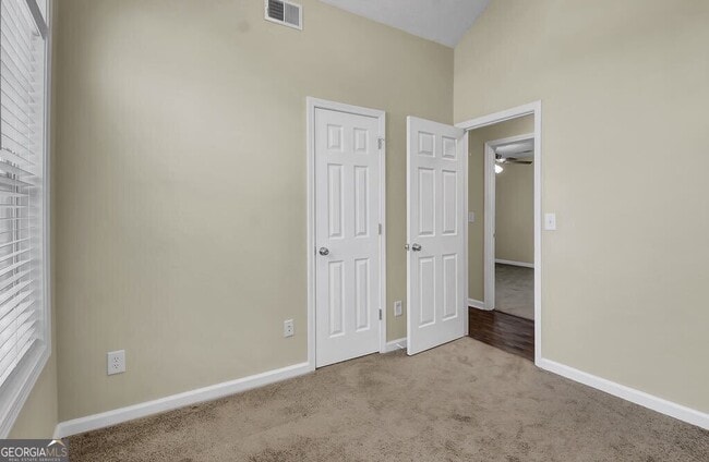 Building Photo - 40 Elisabeth Way