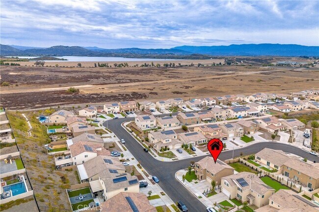 Building Photo - 33063 Table Rock Dr