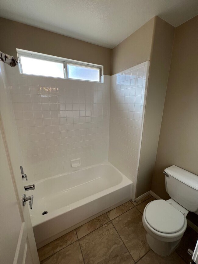 Building Photo - 4 Bedroom with Bedroom Downstairs, Pool, O...