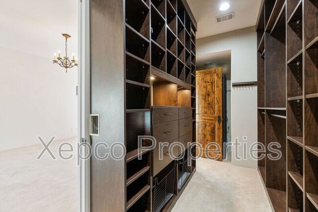 Building Photo - 175 Villaggio W