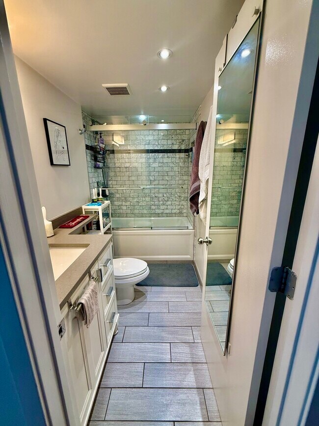 Building Photo - 1601 S Indiana Ave