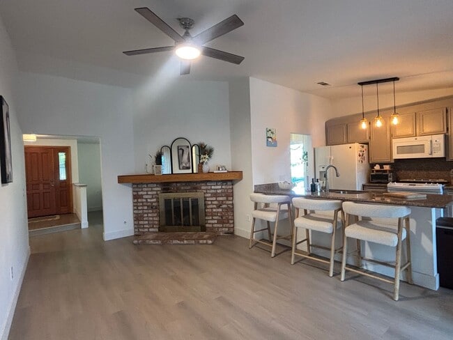 Building Photo - Beautiful Single-Story Gem in Vacaville!