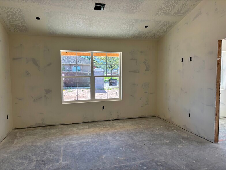Building Photo - 270 S 1075 W