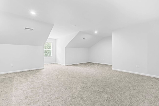 Building Photo - 252 Shingle Oak Rd