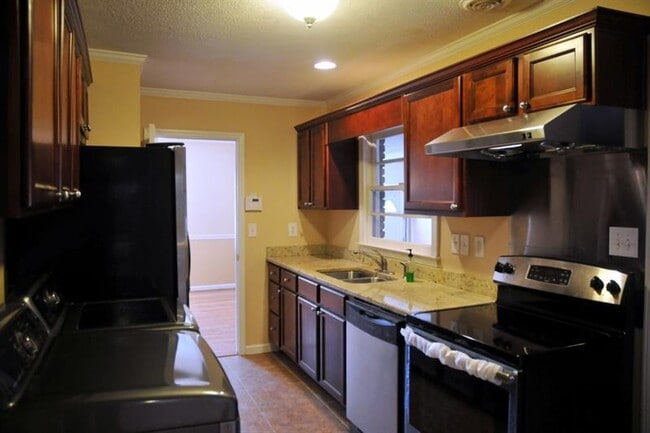 Building Photo - 1278 Fairhill Ln NE