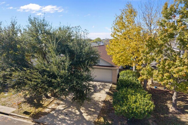 Building Photo - 108 David Dr