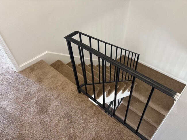 Building Photo - Spacious