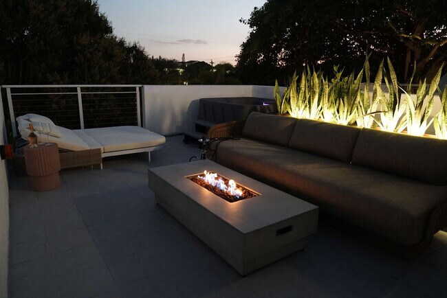 Building Photo - 1884 SW 17th St