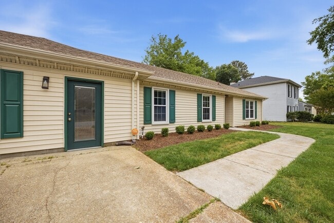 Building Photo - 2252 Newstead Dr
