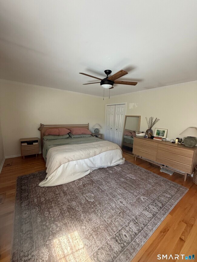 Building Photo - 202 Soundview Ave