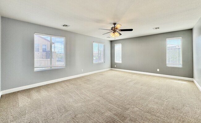 Building Photo - 5033 W Moberly Ave