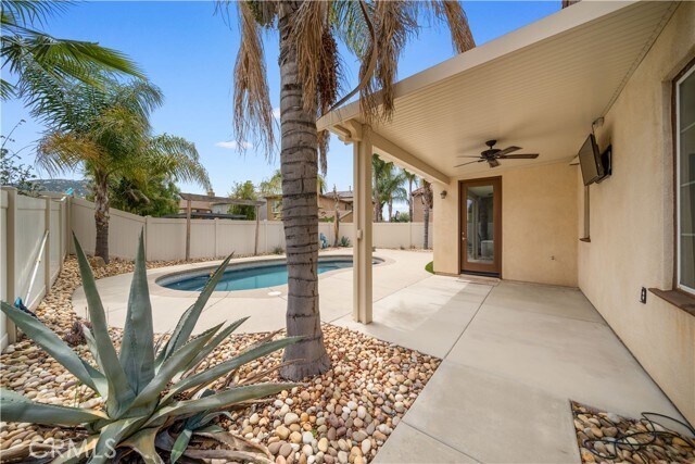 Building Photo - 46239 Lone Pine Dr