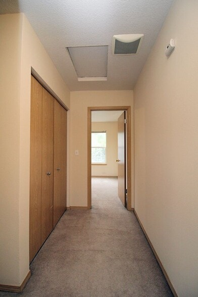 Building Photo - 6731 N Albina Ave