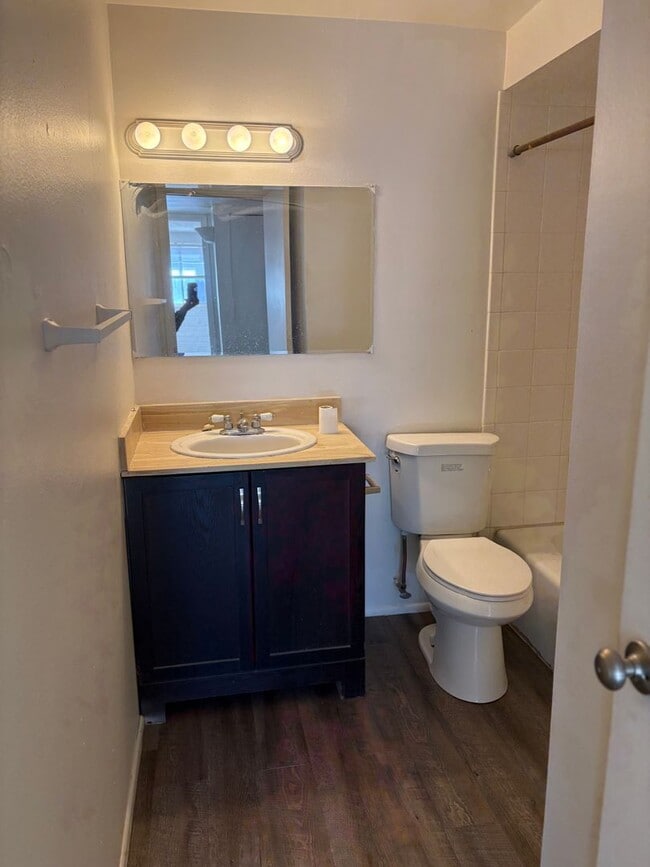 Building Photo - Classic Eastside 3/2 SFR - Move In Special!!!