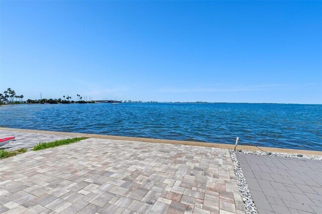 Building Photo - 2630 St Joseph Dr W
