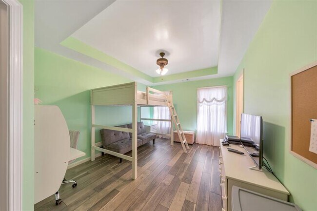 Building Photo - 5024 Glen Forrest Dr