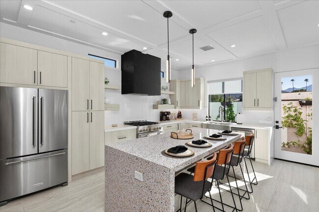 Building Photo - 51116 Avenida Mendoza