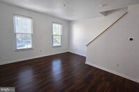 Building Photo - 43 Bank Spring Ct