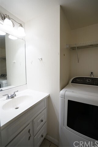 Building Photo - 1012 S Marengo Ave