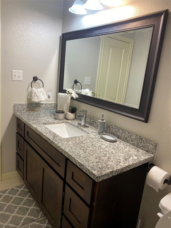 Building Photo - 6513 Knox St