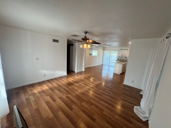 Building Photo - Beautiful 4 bedroom in West Lancaster