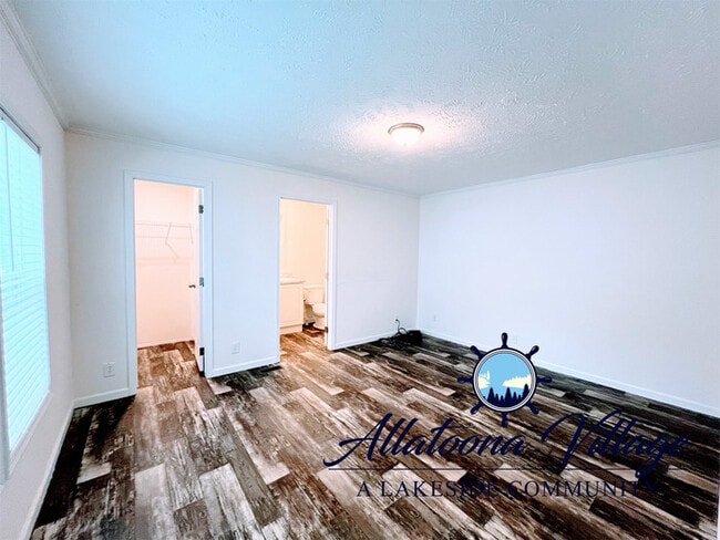 Building Photo - No Deposit Required ! Lake Allatoona home 3/2 Pet Friendly Open Floor Plan and Lake Access