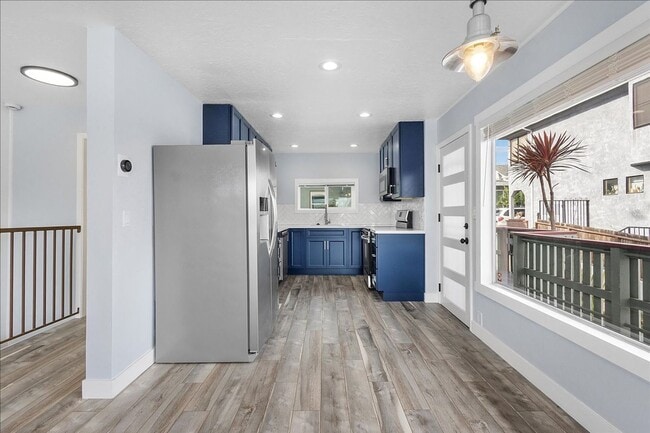 Building Photo - 3313 Fernside Blvd