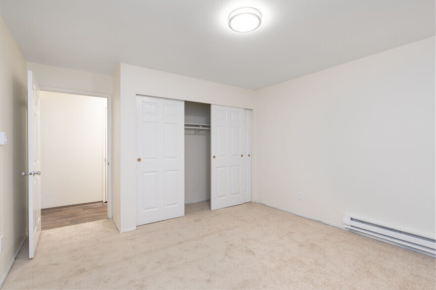 Building Photo - 1550 NE 177th St