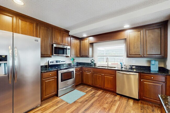 Building Photo - 2410 33rd St W