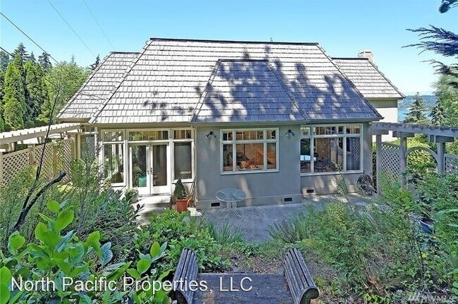 Building Photo - 3 br, 3 bath House - 17203 SE 42nd Pl