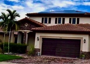 Building Photo - 180 SE 36th Ave