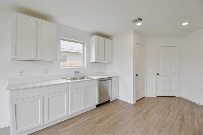 Building Photo - 18566 Cepagatti Dr