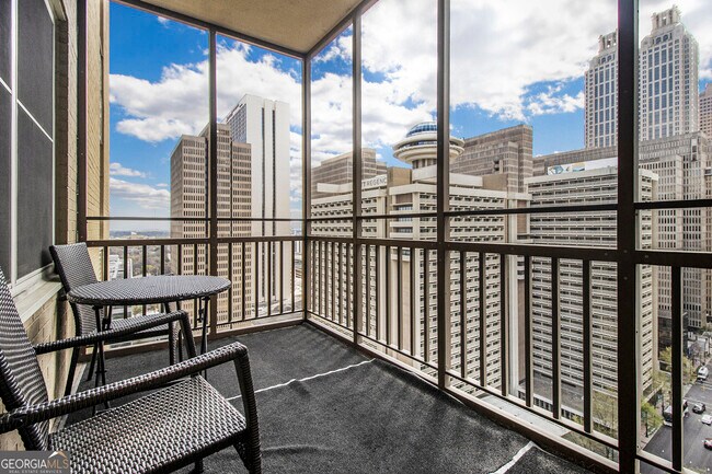 Building Photo - 300 W Peachtree St NE