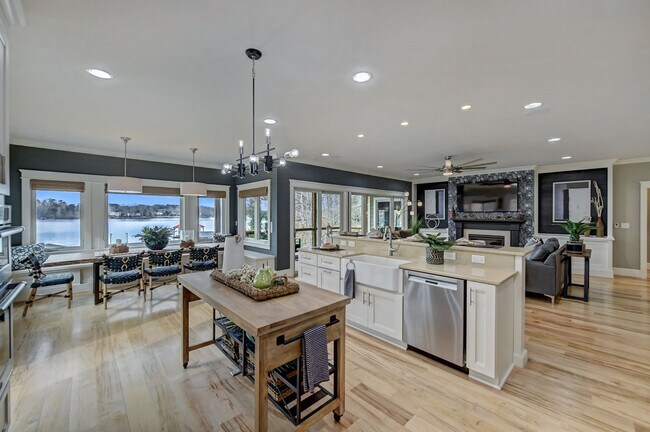 Building Photo - 136 Bridlewood Dr