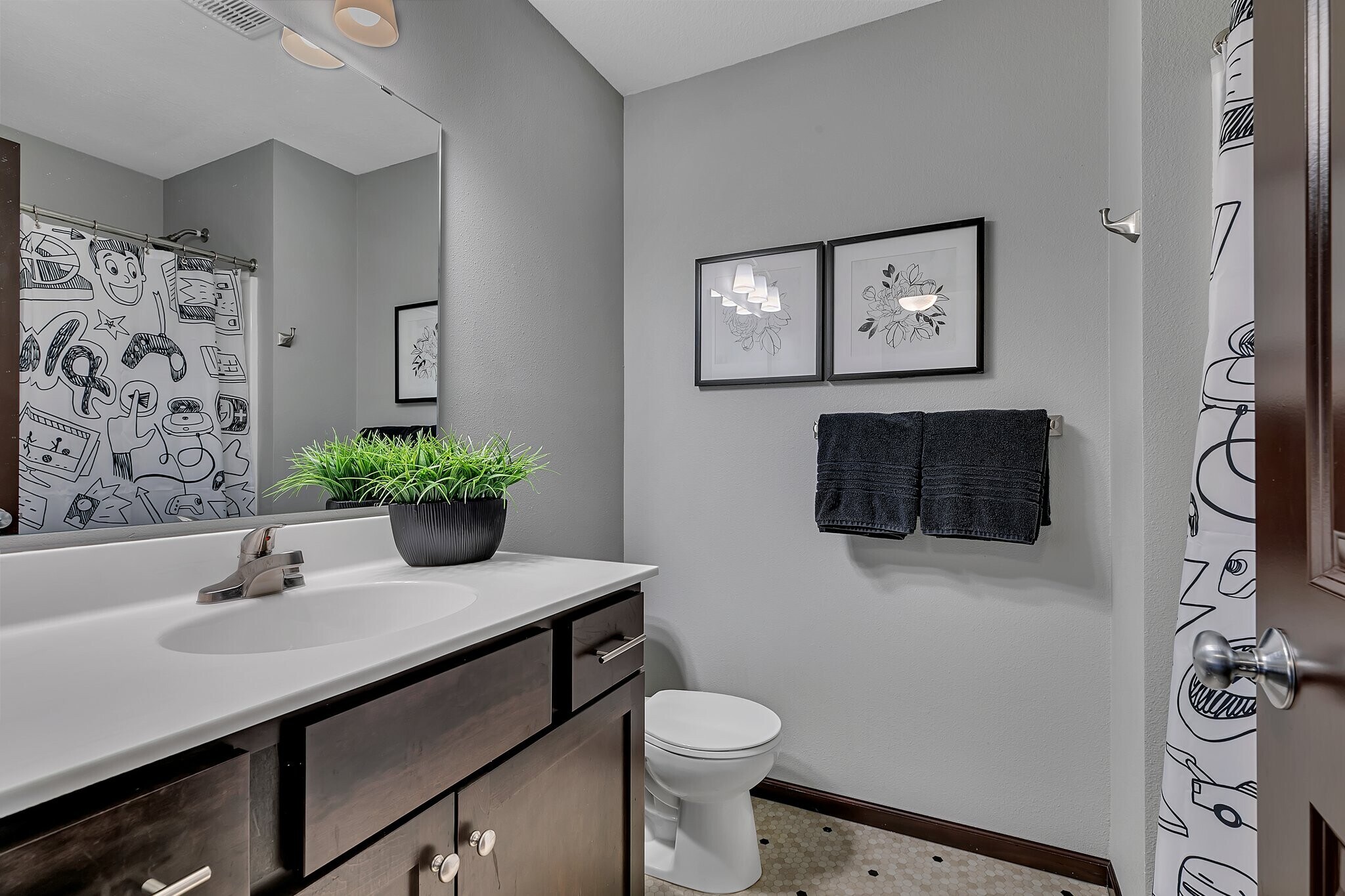 Building Photo - 687 Roberts Road