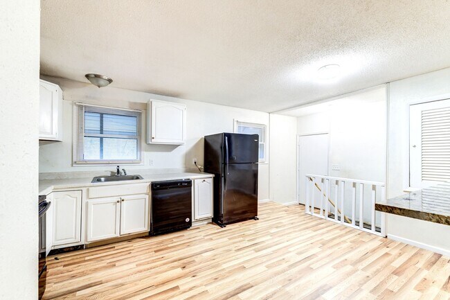 Building Photo - Charming 3-Bedroom Ranch Home in Hazelwood School District