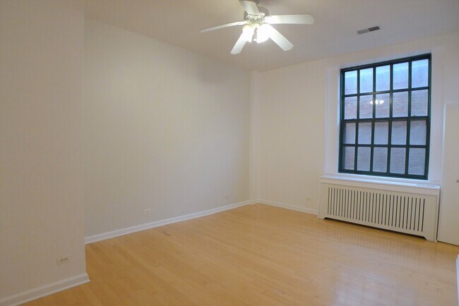 Building Photo - 807 Church St