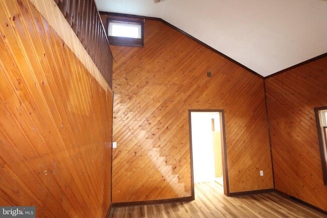 Building Photo - 9540 Greenfield Rd
