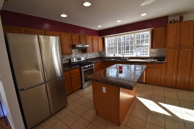 Building Photo - 89 Damascus Dr