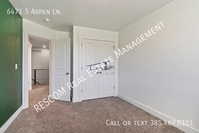 Building Photo - 6471 S Aspen Ln